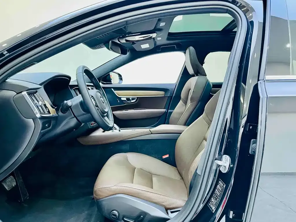Volvo S90 — фото 8