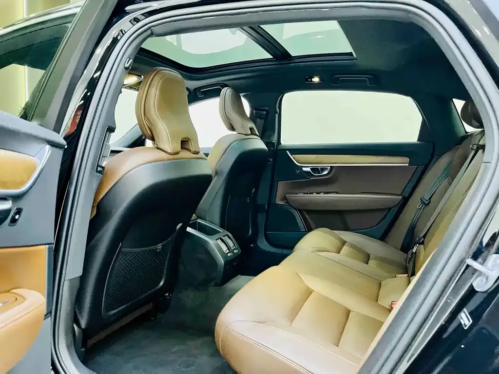 Volvo S90 — фото 9