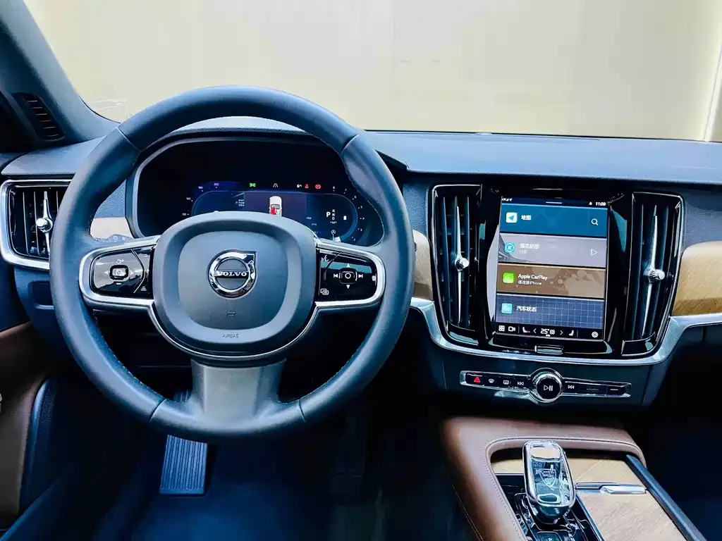 Volvo S90 — фото 10