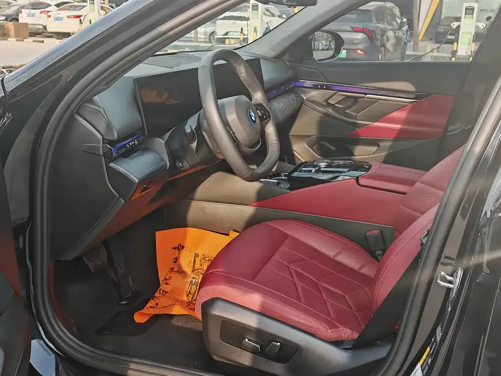 BMW i5 2025 из CN, фото 5