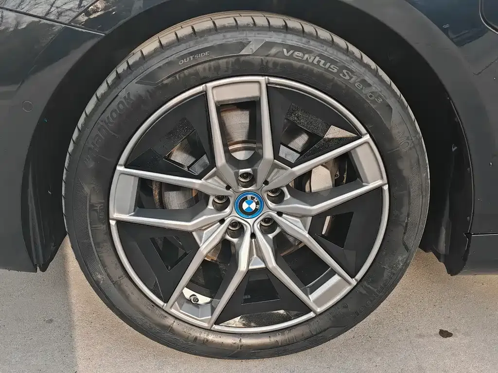 BMW i5 2025 из CN, фото 9