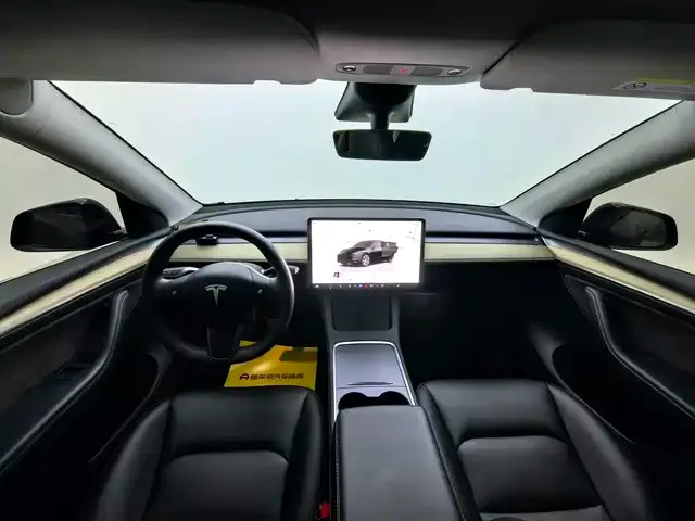 Tesla Model Y — фото 4
