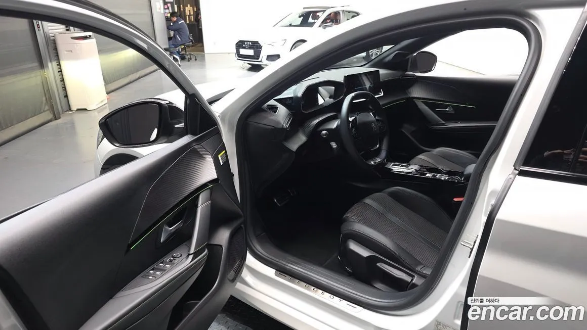 Peugeot 208 2022 из KR, фото 7