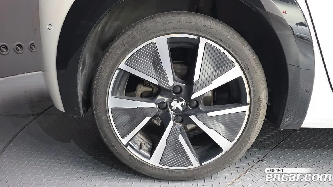 Peugeot 208 2022 из KR, фото 9