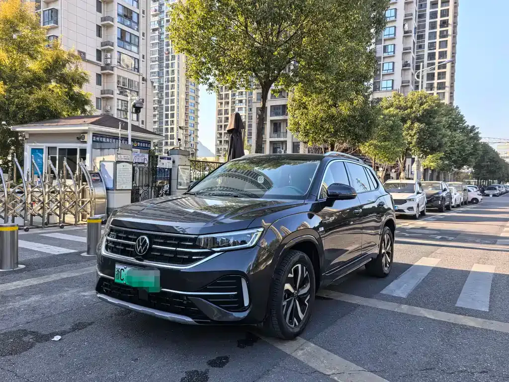 Volkswagen GTE PHEV 2024 из CN, фото 1