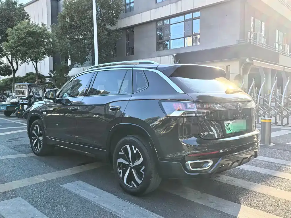 Volkswagen GTE PHEV 2024 из CN, фото 2