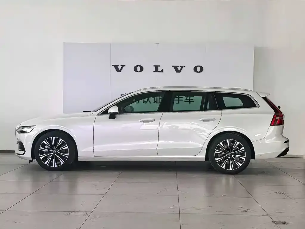Volvo V60 — фото 5