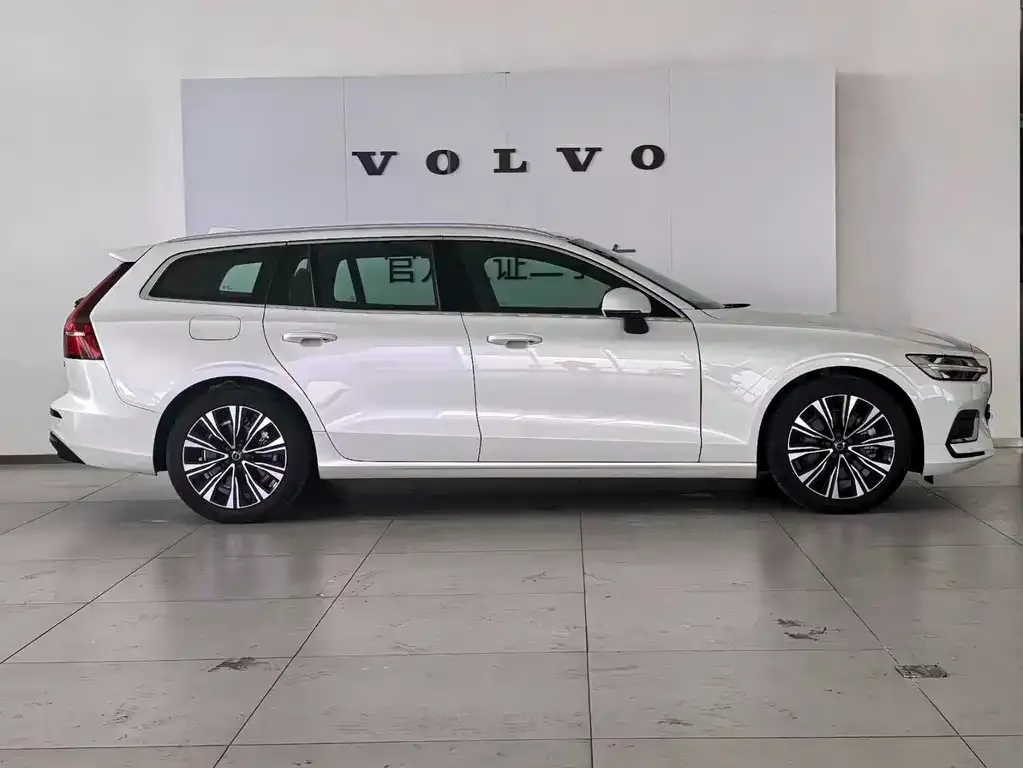 Volvo V60 — фото 10