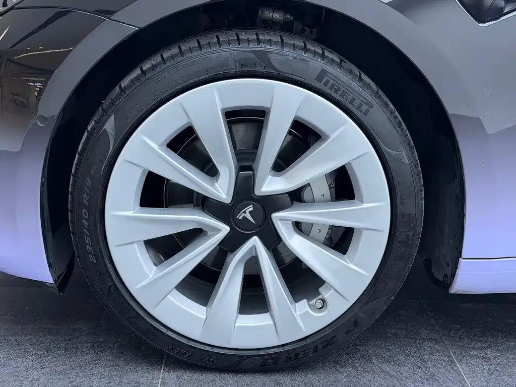 Tesla Model 3 — фото 5