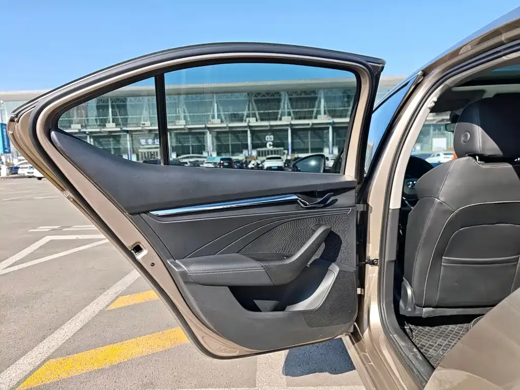 Skoda Octavia 2021 из CN, фото 4