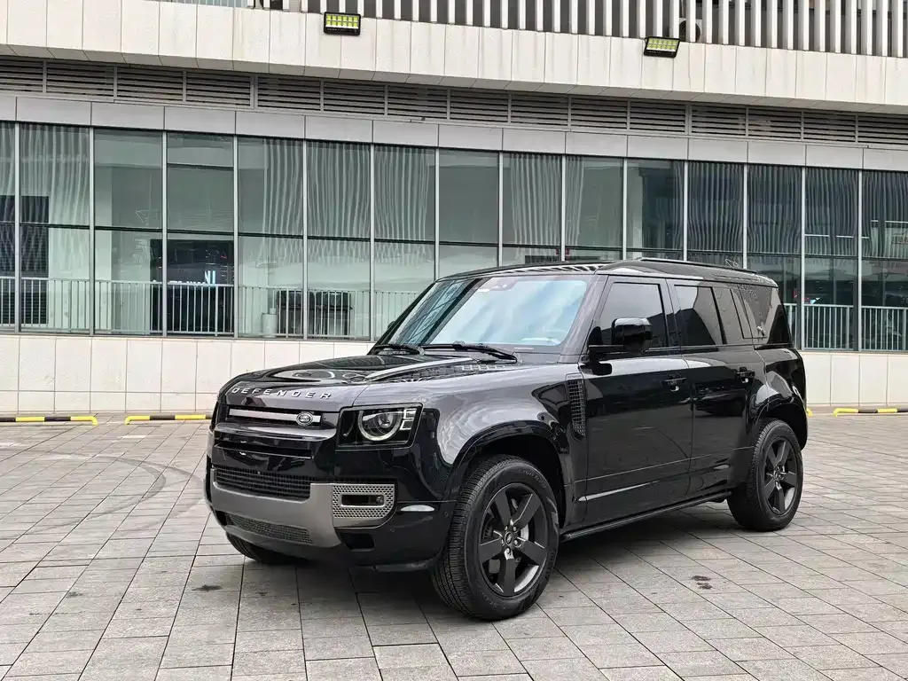 Land Rover Defender — фото 1