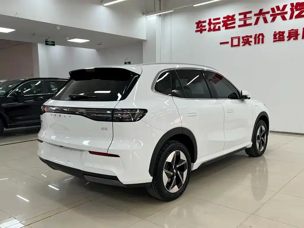 Geely Galaxy E5 — фото 10