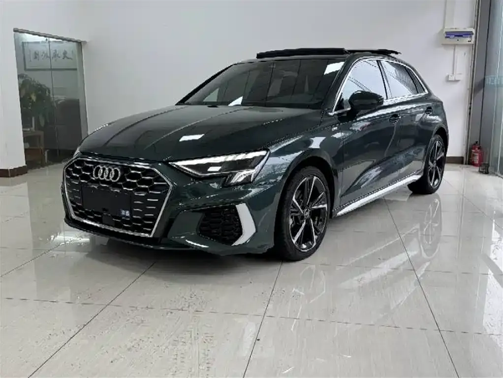 Audi A3 — фото 1