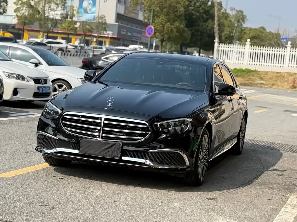 Mercedes-Benz E-Class — фото 10