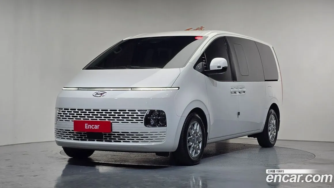 Hyundai Staria