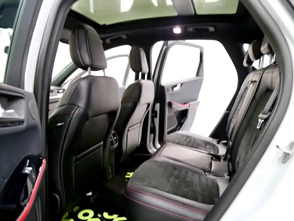 Ford Escape 2023 из CN, фото 2