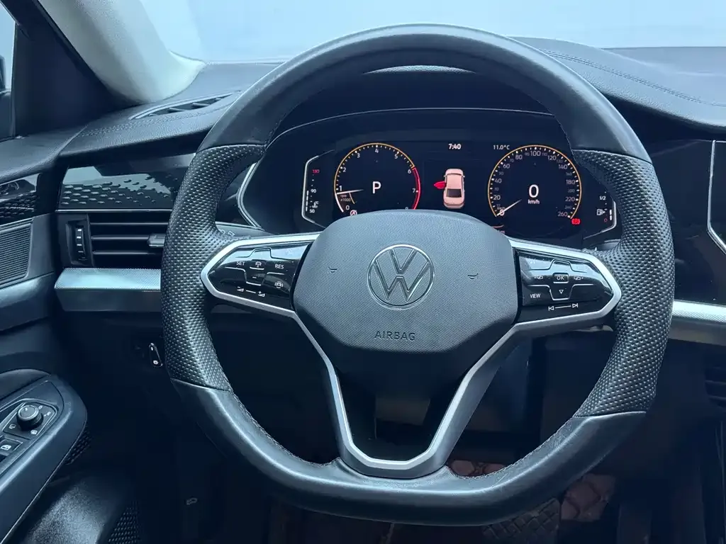 Volkswagen Passat — фото 10