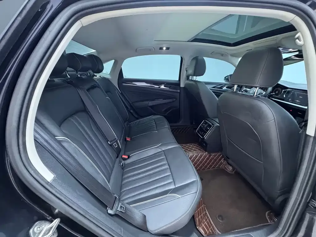 Volkswagen Passat — фото 7