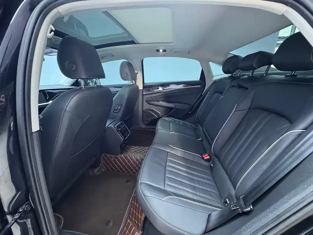 Volkswagen Passat — фото 2