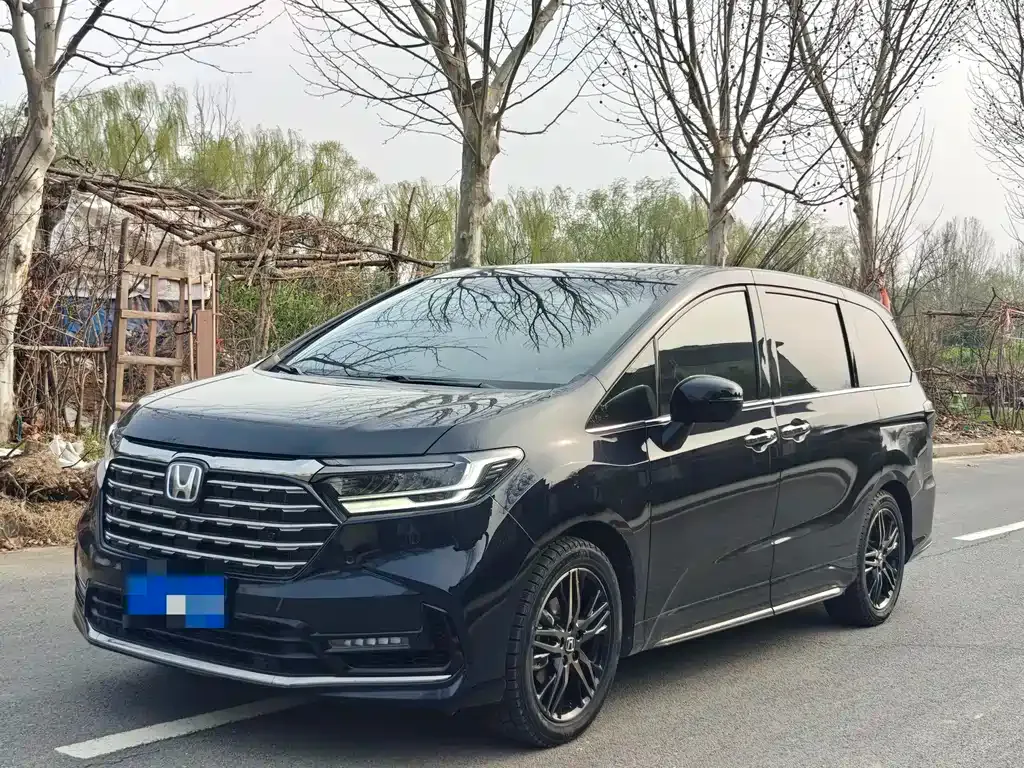 Honda Odyssey — фото 1
