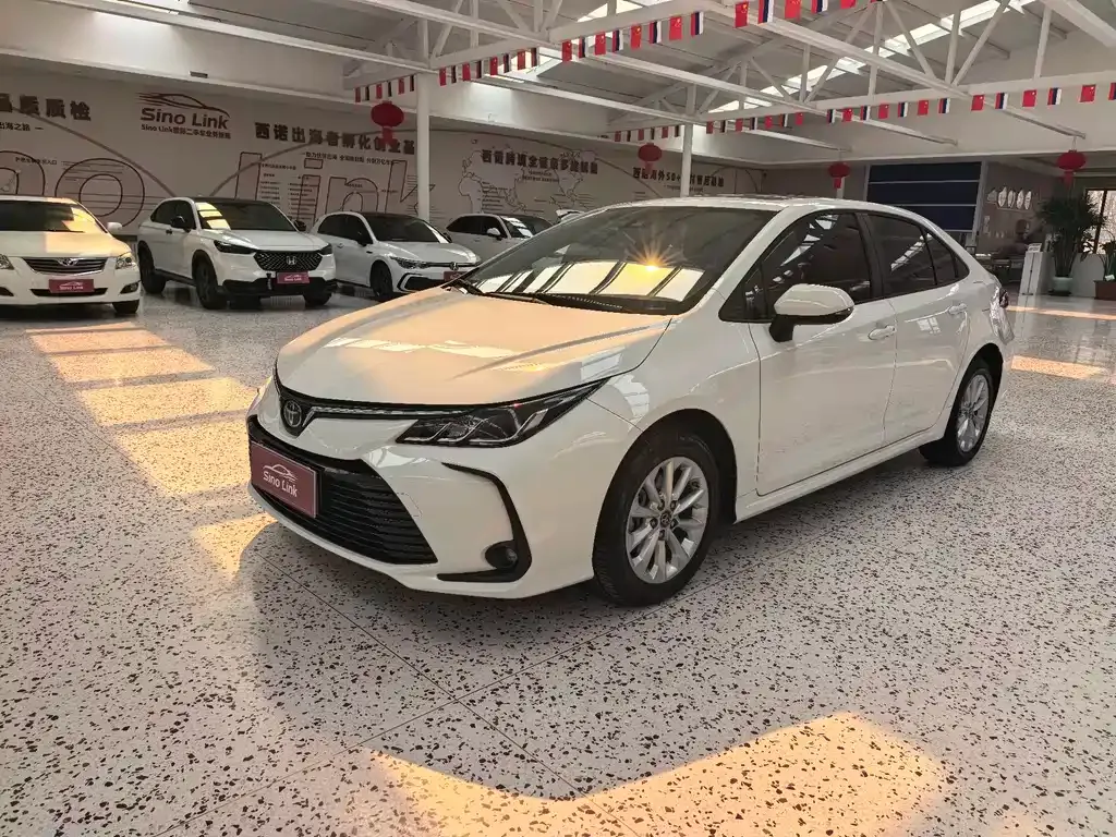 Toyota Corolla — фото 1