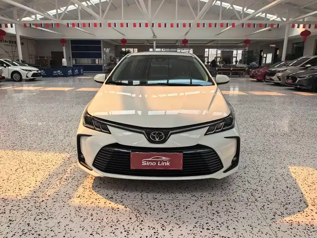 Toyota Corolla — фото 8