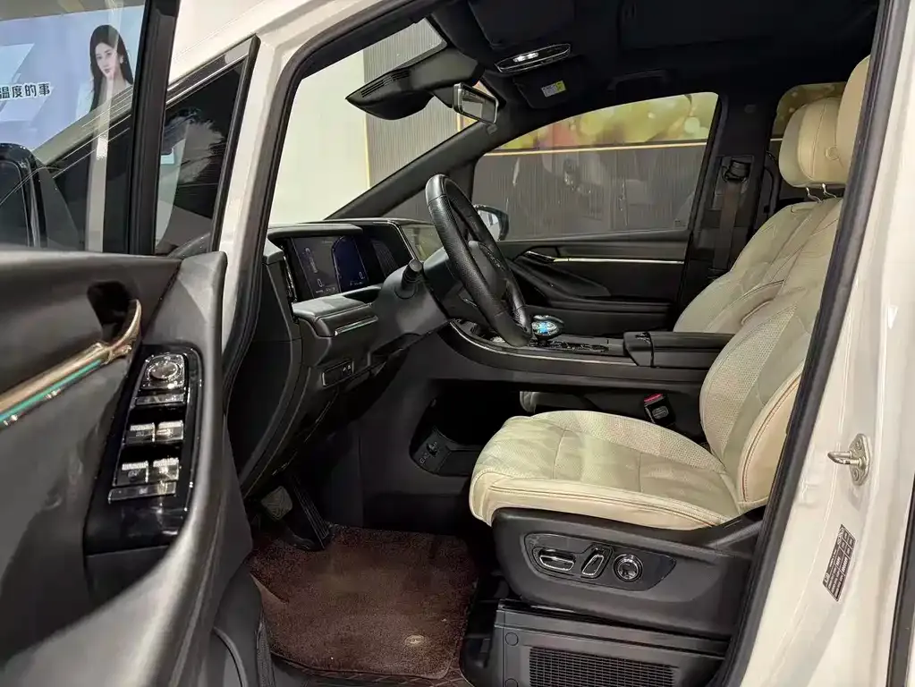 GAC Motor Trumpchi M8 — фото 4
