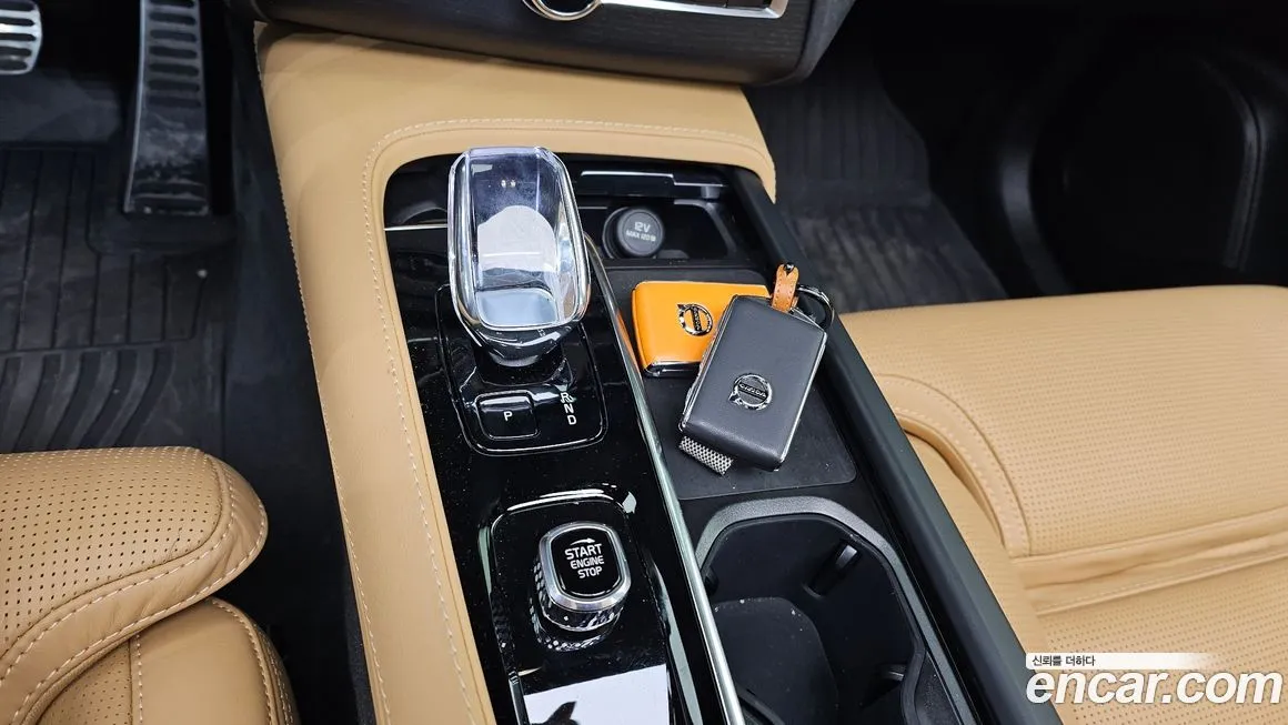 Volvo XC90 — фото 10