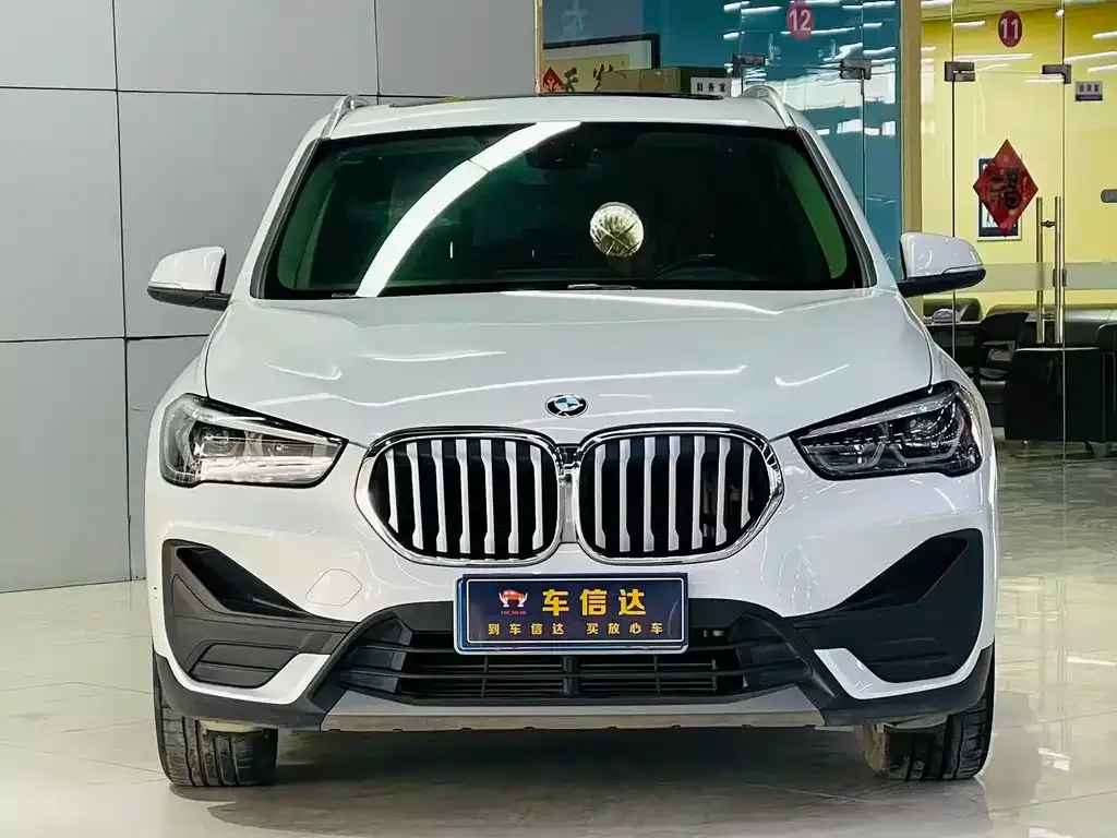 BMW X1 — фото 9