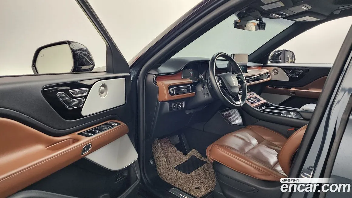 Lincoln Aviator 2023 из KR, фото 4