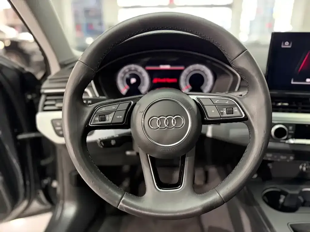 Audi A4L — фото 4