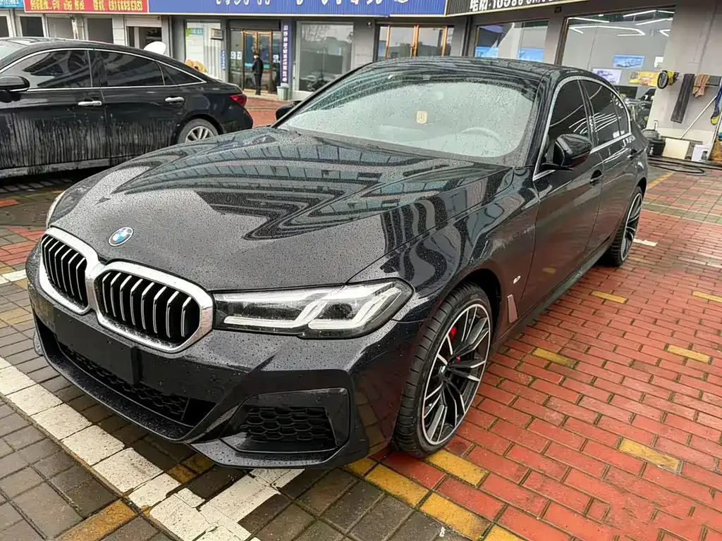 BMW 5 Series — фото 1