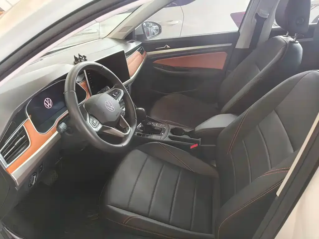 Volkswagen Bora 2024 из CN, фото 7