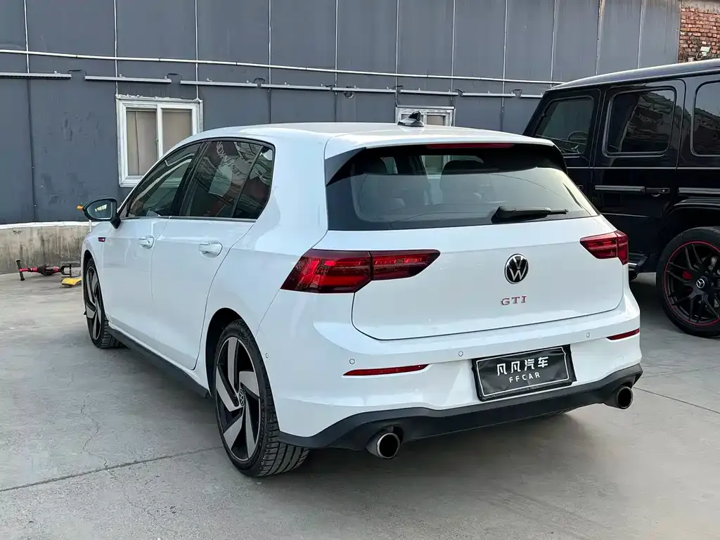 Volkswagen Golf GTI — фото 6