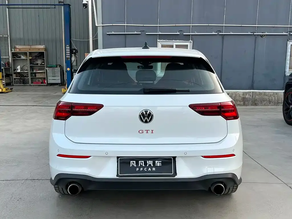 Volkswagen Golf GTI — фото 7
