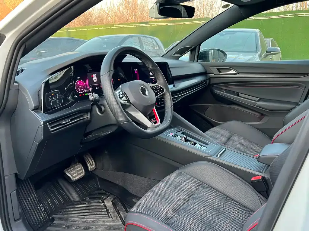 Volkswagen Golf GTI — фото 2