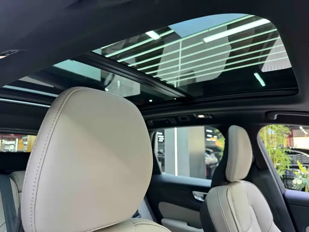 Volvo XC60 2025 из CN, фото 8