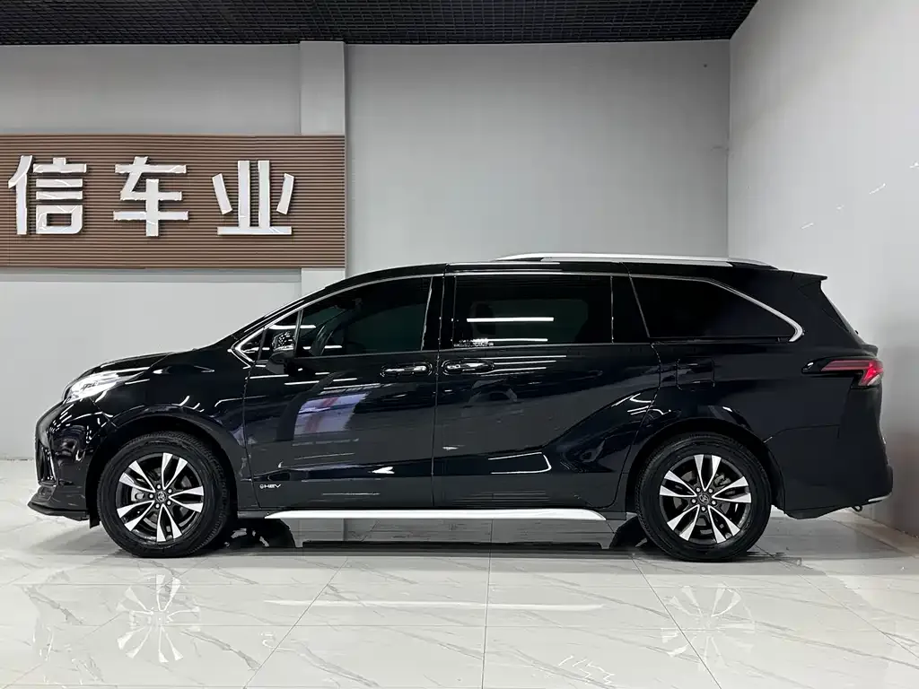 Toyota Granvia 2025 из CN, фото 8
