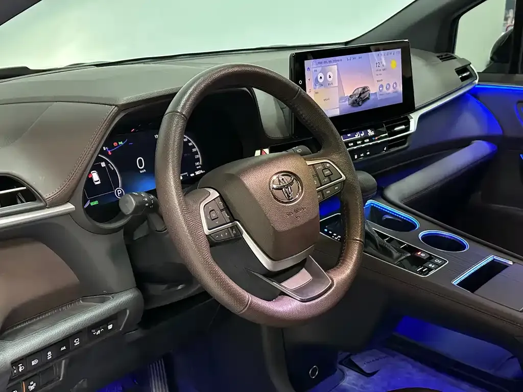 Toyota Granvia 2025 из CN, фото 9