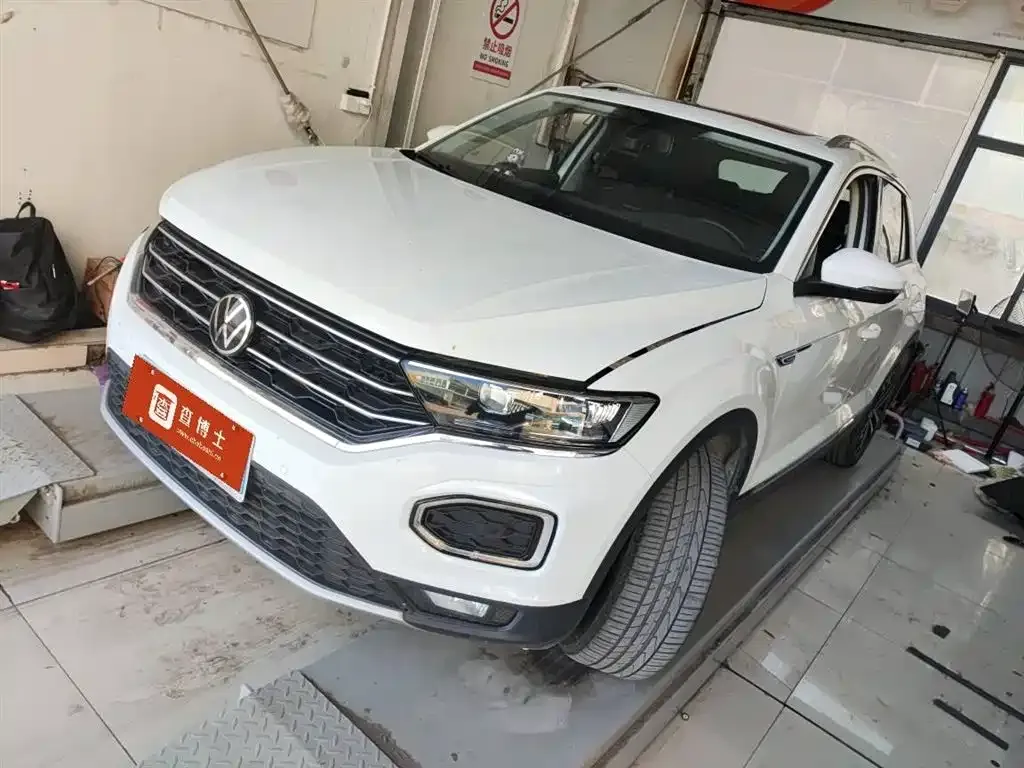 Volkswagen T-Roc 2023 из CN, фото 1