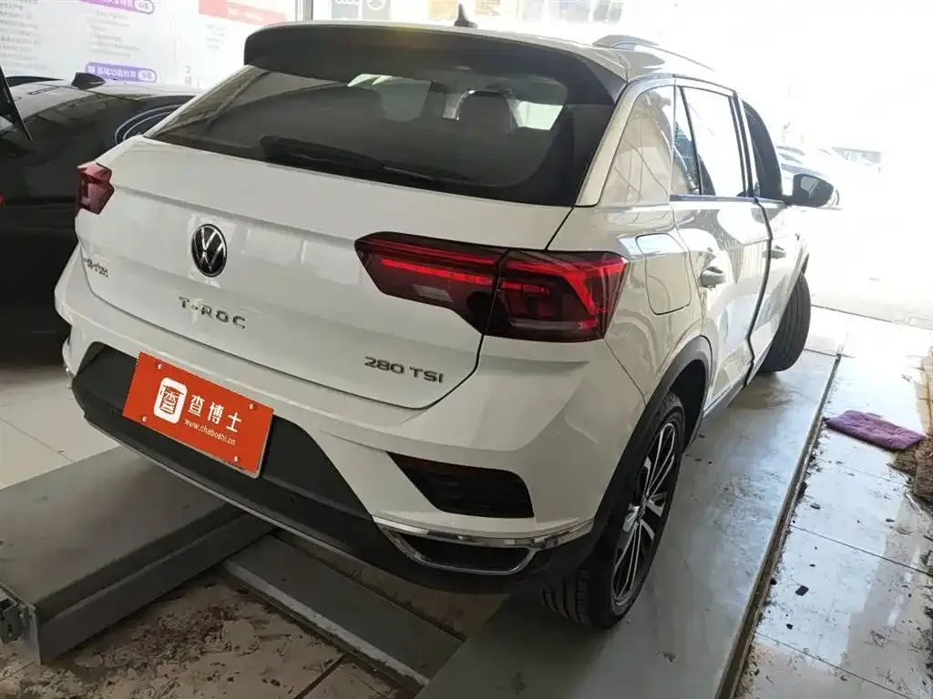 Volkswagen T-Roc 2023 из CN, фото 10