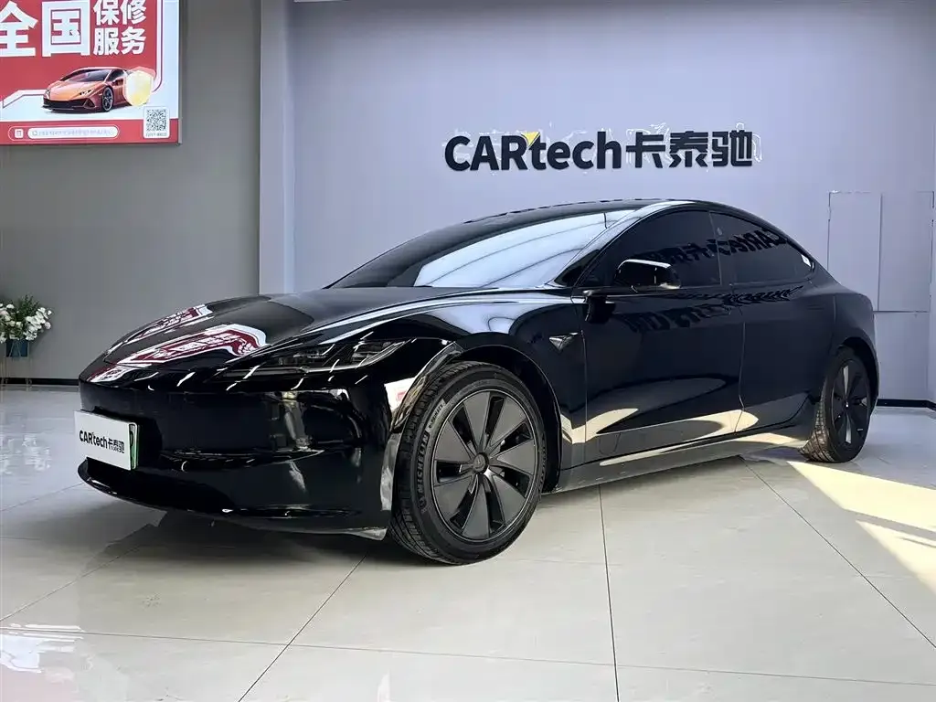 Tesla Model 3 — фото 1