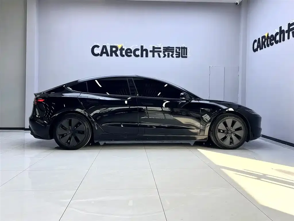 Tesla Model 3 — фото 3