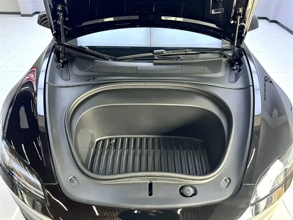 Tesla Model 3 — фото 6