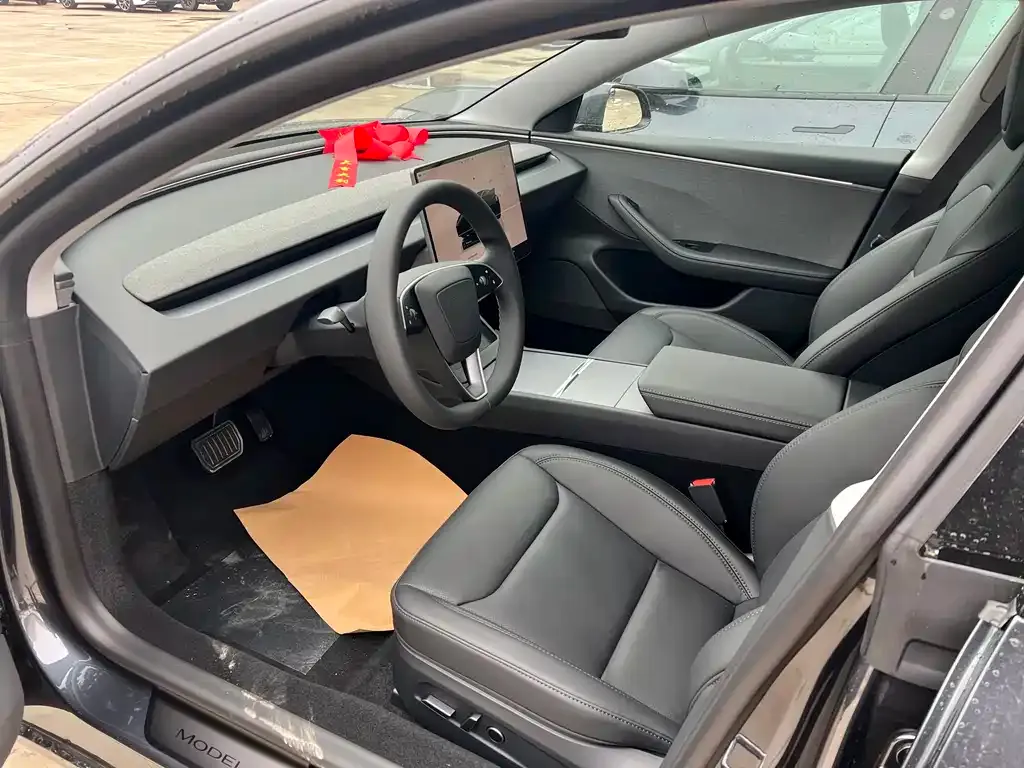 Tesla Model 3 — фото 8