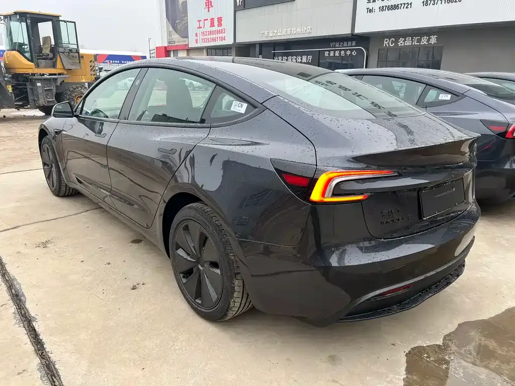 Tesla Model 3 — фото 10