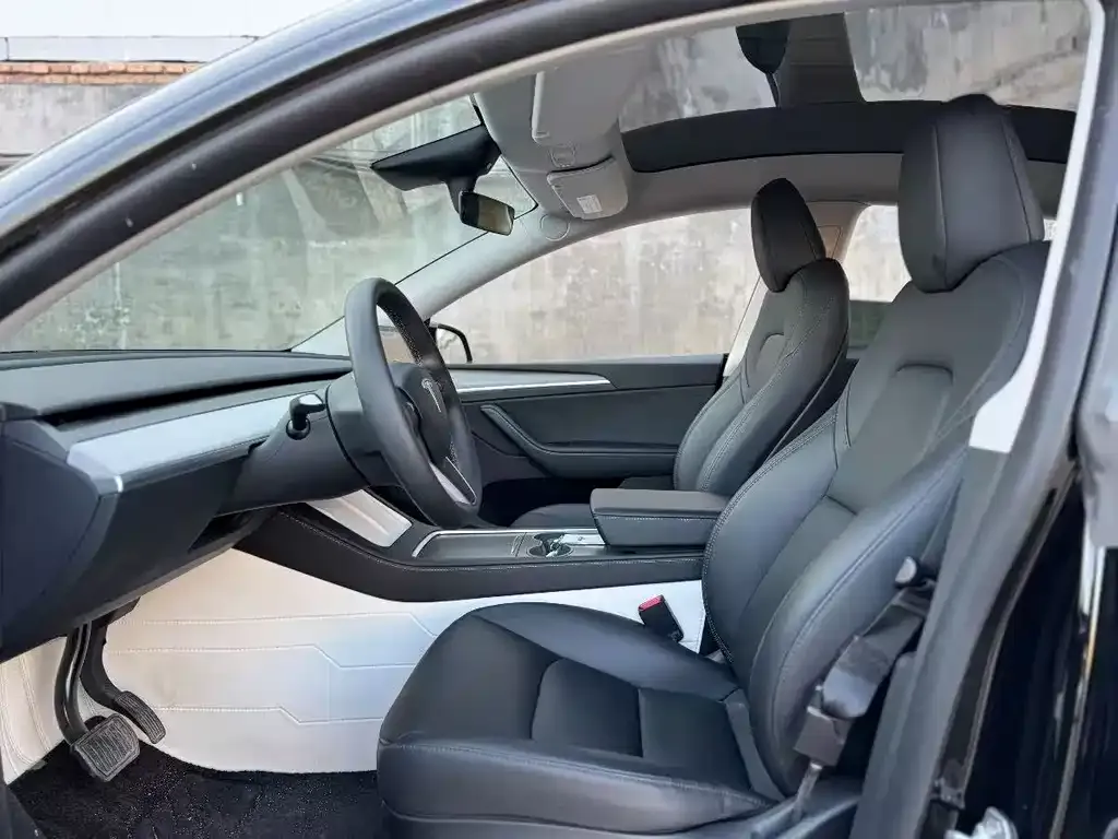 Tesla Model Y 2024 из CN, фото 2