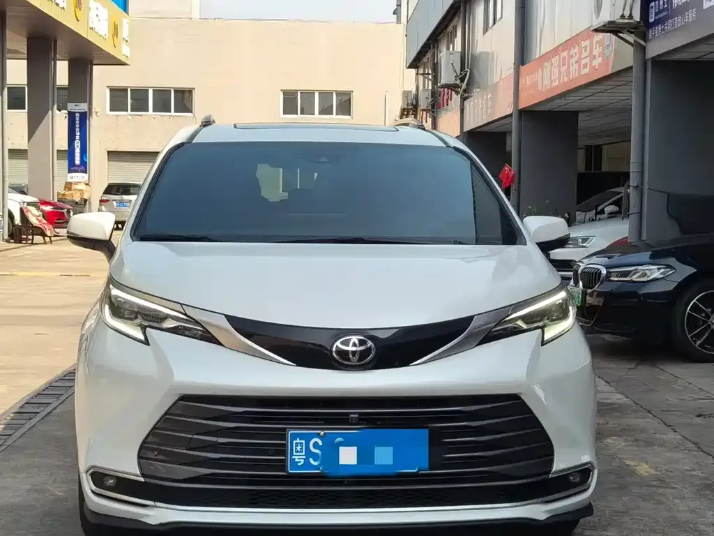 Toyota Sienna 2024 из CN, фото 6