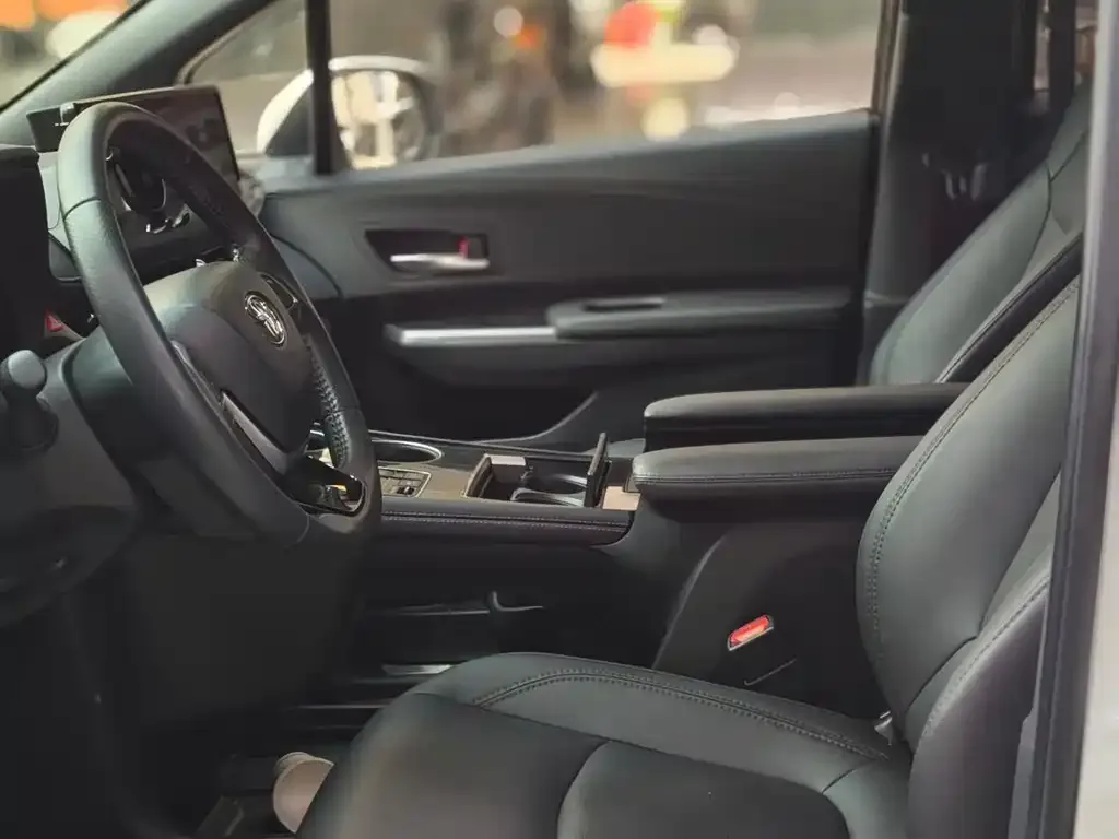 Toyota Sienna 2024 из CN, фото 4