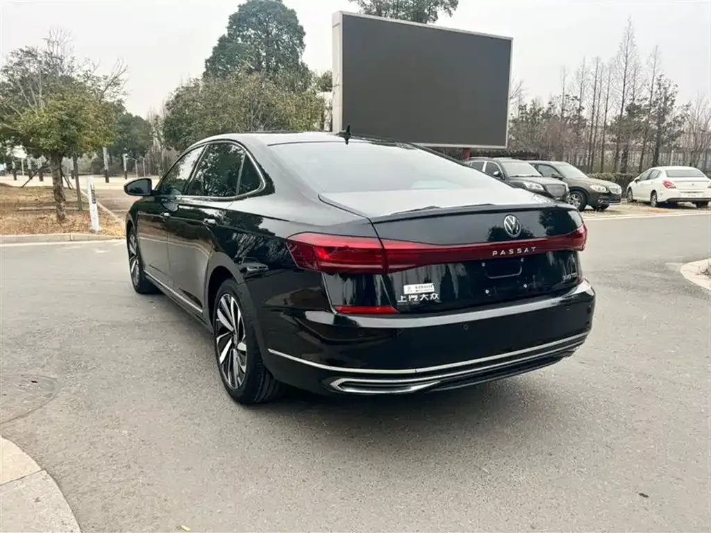 Volkswagen Passat — фото 7